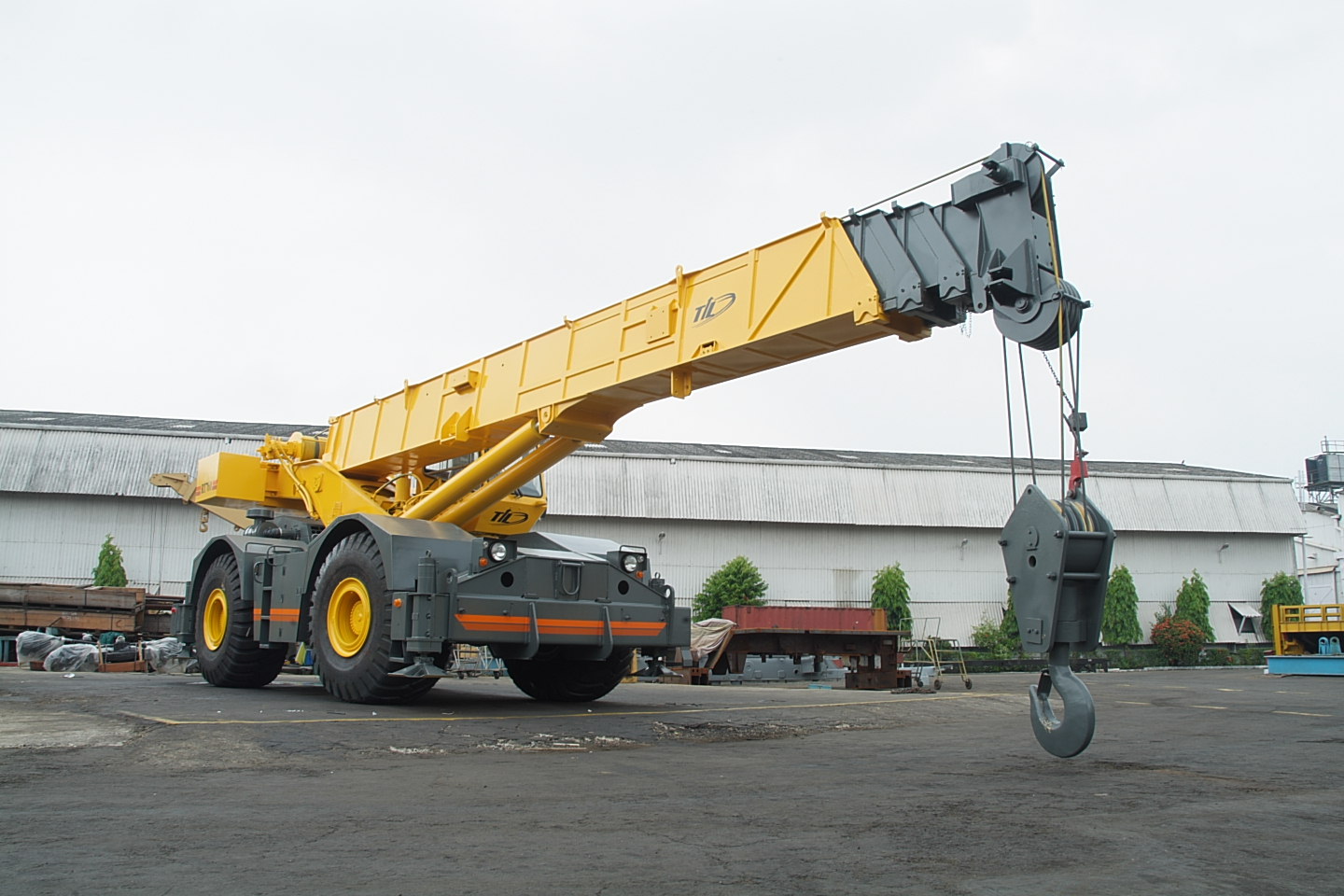 RT 760 (Rough Terrain Cranes)